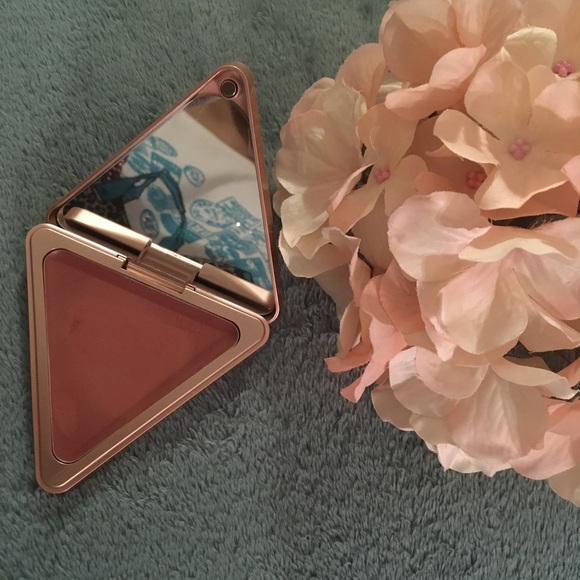 HIGHER STANDARD SATIN MATTE CREAM BLUSH (CONFIDENT) - Picture 2 of 3